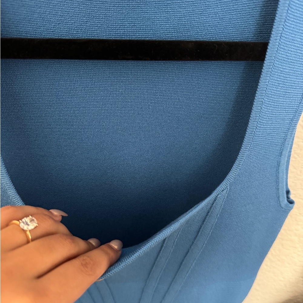 Express Dress - Picture 4 of 5